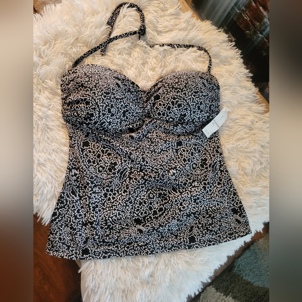 NWT Old Navy Black & White Tankini Swimsuit Top